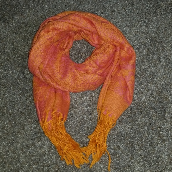 Scarf - Picture 1 of 2